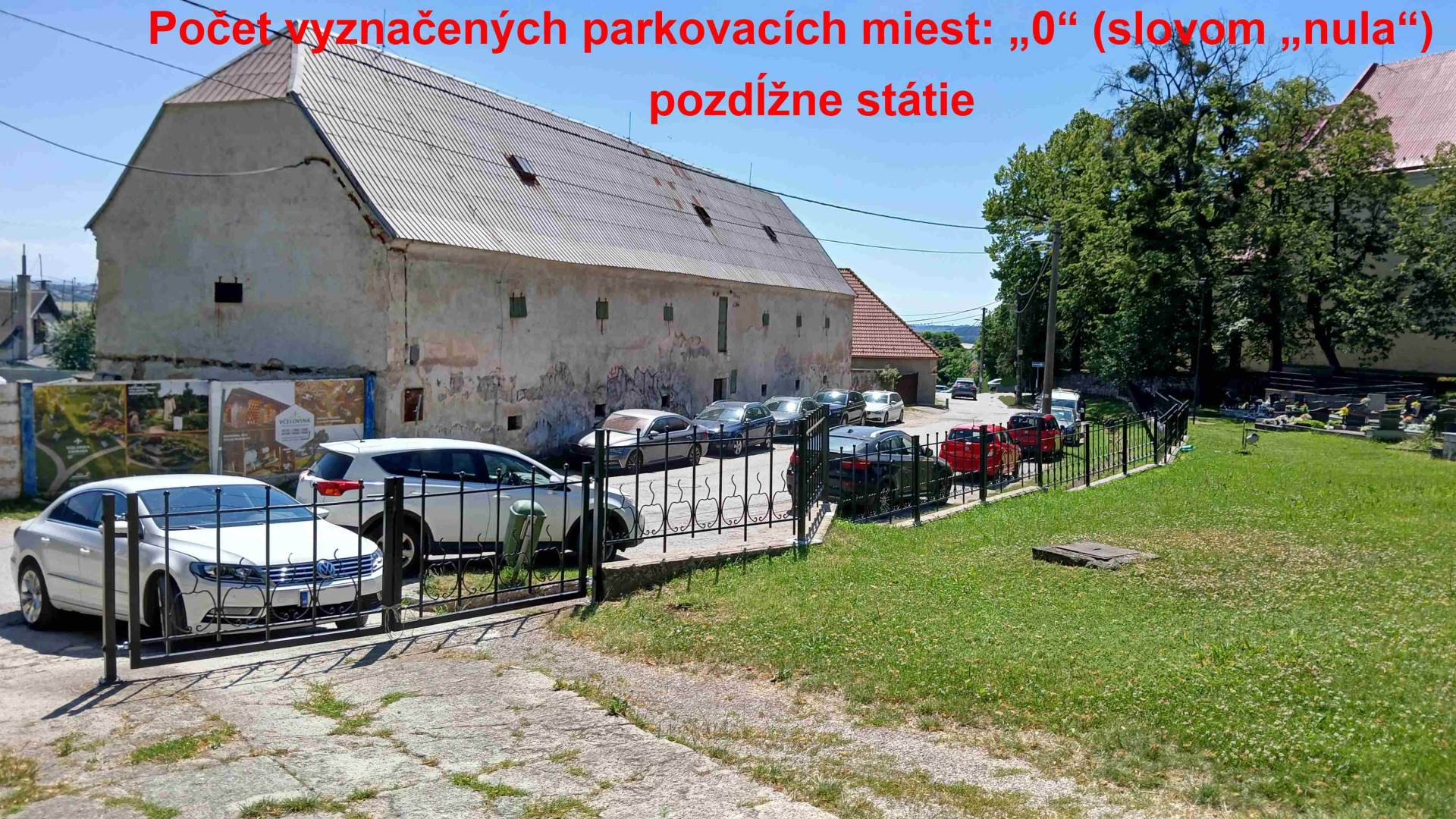 Nesprávne parkovanie - pozdĺžne státie (Zdroj: archív autora)